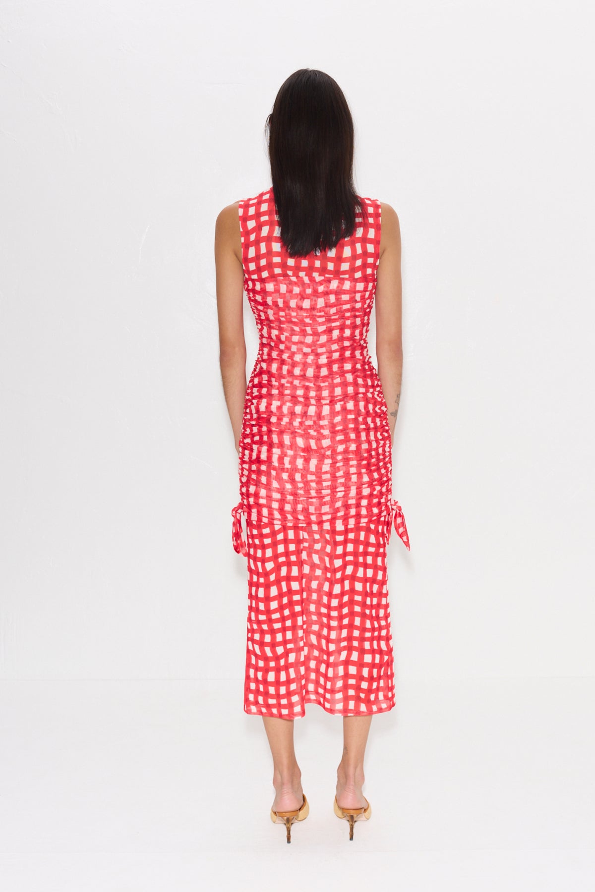 W4506-SONORAMESHMEDIDRESS-CHERRYREDWAVYGINGHAM